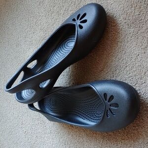 NWOT Crocs Taylor Slingback Sandals Black W6